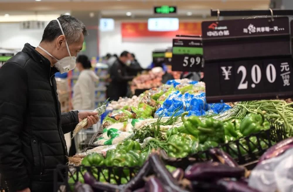 疫情中，一個(gè)中產(chǎn)家庭能撐多久？